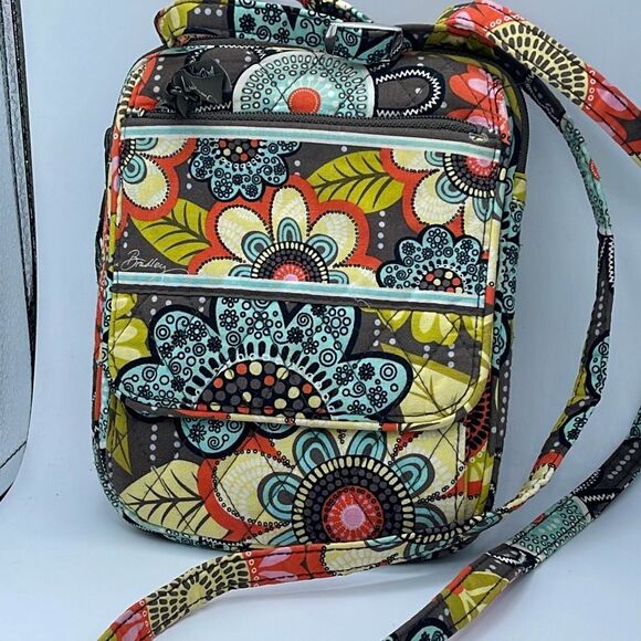 Vera Bradley Handbags - Vera Bradley Vintage Iconic mailbag crossbody. Floral lift flap front.